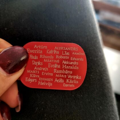 Piekariņš ar gravējumu