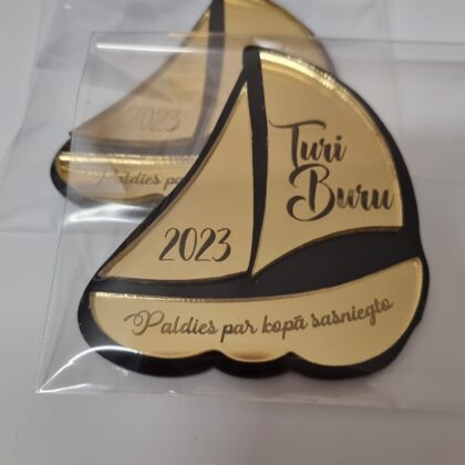 Magnēts zelta ar gravējumu