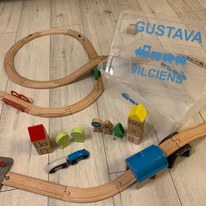 Mantu kaste ar personalizētu uzlīmi