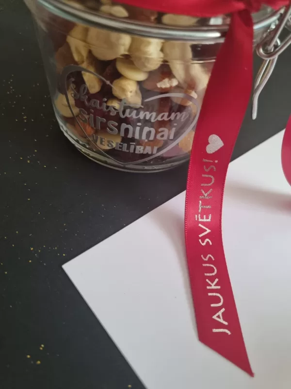 Lentīte un trauks ar apdruku  
