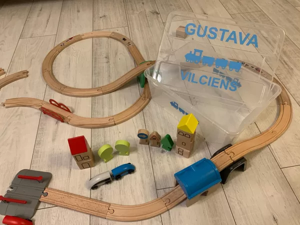 Mantu kaste ar personalizētu uzlīmi