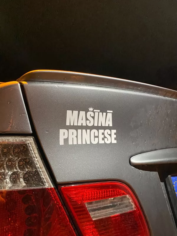 Auto uzlīme
